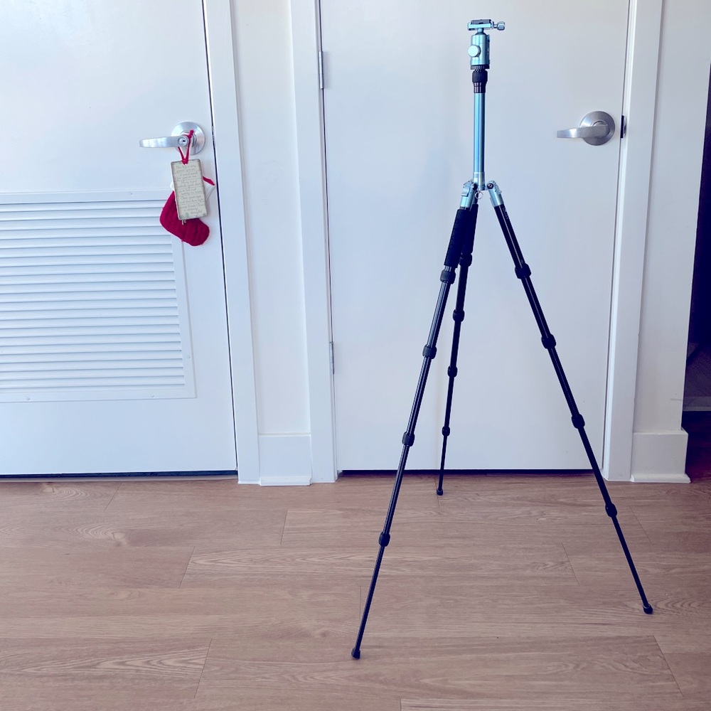 Sirui T-005BX Ultralight Travel Tripod with C-10S Ball-Head